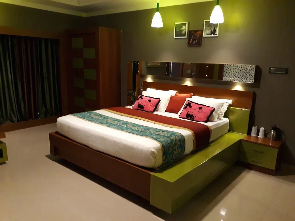 Holiday Hill Hotel & Suites Sultan Bathery India