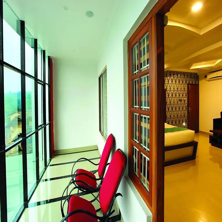 Kontakte von Holiday Hill Hotel & Suites